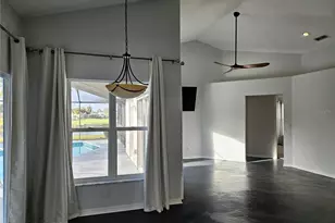 1211 Peridot Ln, Sun City Center, FL 33573 - Photo 7