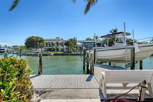 732 Siesta Dr, Sarasota, FL 34242 - Photo 17