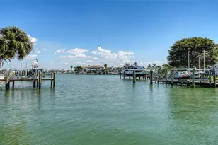 732 Siesta Dr, Sarasota, FL 34242 - Photo 17