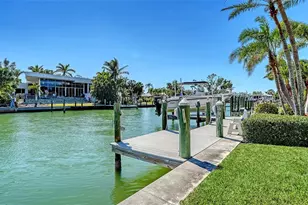 732 Siesta Dr, Sarasota, FL 34242 - Photo 15