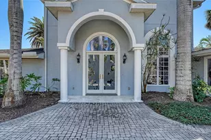 732 Siesta Dr, Sarasota, FL 34242 - Photo 7