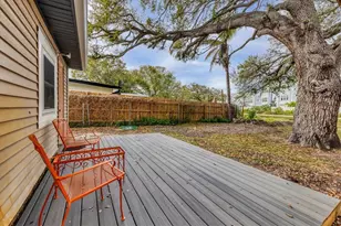 2305 Novus St, Sarasota, FL 34237 - Photo 21