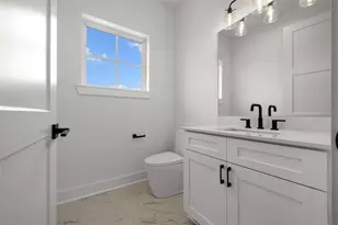 597 Buttonwood Dr, Longboat Key, FL 34228 - Photo 79