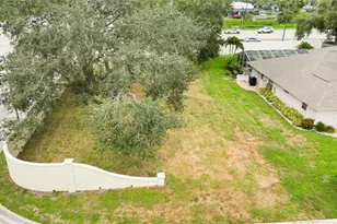 1101 N Cypress Point Dr, Venice, FL 34293 - Photo 13