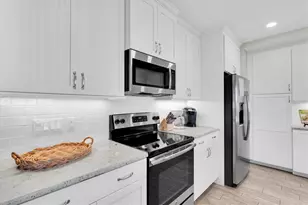 383 Aruba Cir, Bradenton, FL 34209 - Photo 11