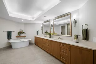 2410 Harbourside Dr, Longboat Key, FL 34228 - Photo 35