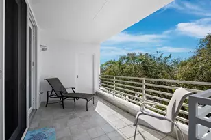 2410 Harbourside Dr, Longboat Key, FL 34228 - Photo 27
