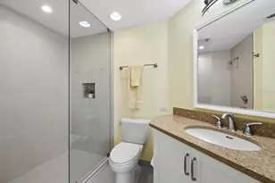 2410 Harbourside Dr, Longboat Key, FL 34228 - Photo 23