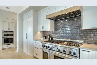 1300 Tangier Way, Sarasota, FL 34239 - Photo 13