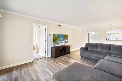 6211 Timber Lake Drive #B9, Sarasota, FL 34243 - Photo 9