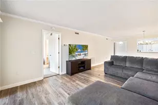 6211 Timberlake Dr, Sarasota, FL 34243 - Photo 9