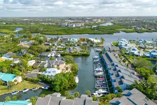 1249 Dockside Pl, Sarasota, FL 34242 - Photo 3