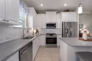 10914 Blue Magnolia Ln, Parrish, FL 34219 - Photo 7