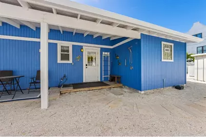 2408 Avenue B, Bradenton Beach, FL 34217 - Photo 5