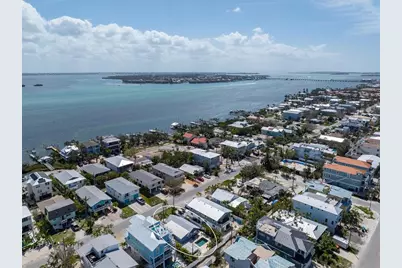 2408 Avenue B, Bradenton Beach, FL 34217 - Photo 35