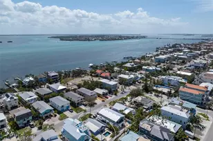 2408 Avenue B, Bradenton Beach, FL 34217 - Photo 35