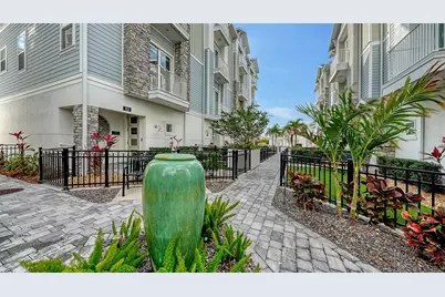 512 Laurel Park Drive, Sarasota, FL 34236 - Photo 1