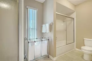 462 Island Cir, Sarasota, FL 34242 - Photo 15