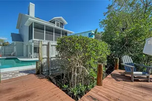 462 Island Cir, Sarasota, FL 34242 - Photo 5