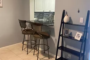 2763 Woodgate Ln, Sarasota, FL 34231 - Photo 7