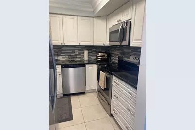 2763 Woodgate Lane #208, Sarasota, FL 34231 - Photo 9