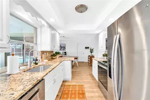 2921 Captiva Dr, Sarasota, FL 34231 - Photo 17