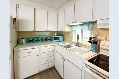 3335 Spanish Oak Terrace, Sarasota, FL 34237 - Photo 11