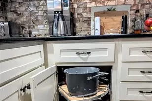 2057 Sunset Dr, Bradenton, FL 34207 - Photo 9