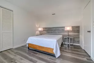 6999 W Country Club Dr N, Sarasota, FL 34243 - Photo 13