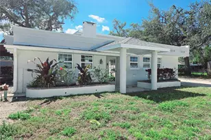 611 19th Ave W, Palmetto, FL 34221 - Photo 1