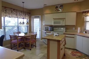 4555 Bay Club Dr, Bradenton, FL 34210 - Photo 3