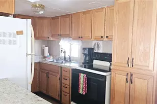 10315 Cortez Rd W, Bradenton, FL 34210 - Photo 15