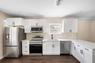 1739 16th Ave S, Saint Petersburg, FL 33712 - Photo 9