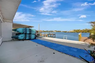 15 Seaside Ct, Holmes Beach, FL 34217 - Photo 9