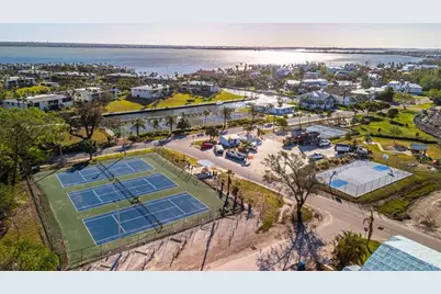 15 Seaside Court, Holmes Beach, FL 34217 - Photo 33