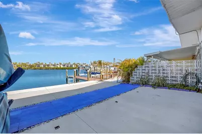 15 Seaside Court, Holmes Beach, FL 34217 - Photo 11