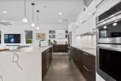 2305 Pine Terrace, Sarasota, FL 34231 - Photo 9