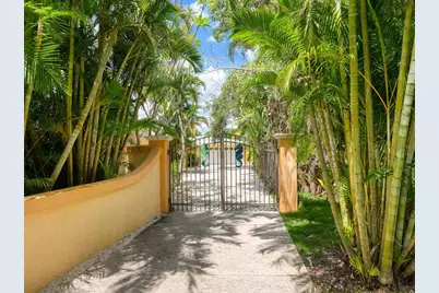 2212 6th Street W, Palmetto, FL 34221 - Photo 3