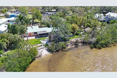 2212 6th Street W, Palmetto, FL 34221 - Photo 7