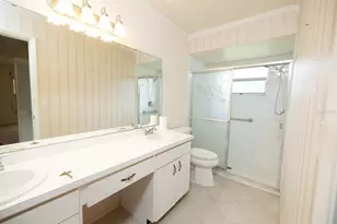 4018 Oakhurst Dr, Sarasota, FL 34233 - Photo 29