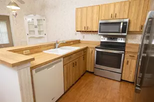 4018 Oakhurst Dr, Sarasota, FL 34233 - Photo 17