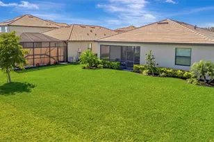 5317 Coral Reef Wy, Bradenton, FL 34211 - Photo 3