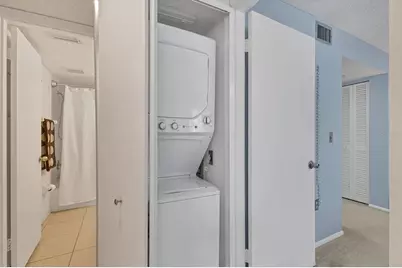 2446 Clubhouse Circle #202, Sarasota, FL 34232 - Photo 23