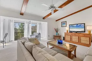 2446 Clubhouse Cir, Sarasota, FL 34232 - Photo 9