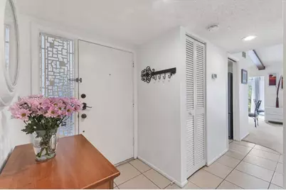 2446 Clubhouse Circle #202, Sarasota, FL 34232 - Photo 11