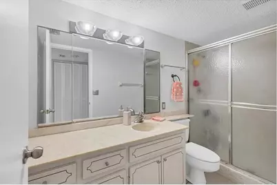2446 Clubhouse Circle #202, Sarasota, FL 34232 - Photo 13