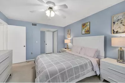 2446 Clubhouse Circle #202, Sarasota, FL 34232 - Photo 19