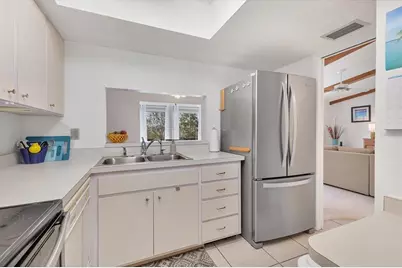 2446 Clubhouse Circle #202, Sarasota, FL 34232 - Photo 17