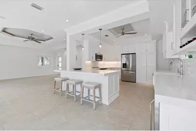 106 N Blvd Of The Presidents, Sarasota, FL 34236 - Photo 5