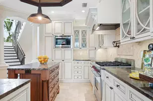 4129 Roberts Point Cir, Sarasota, FL 34242 - Photo 19